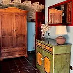 La Casa De - Estudios Y Boutique Tanes