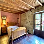 La Casa De - Estudios Y Boutique Tanes