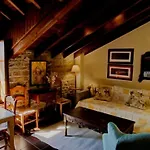 La Casa De - Estudios Y Boutique Tanes