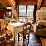 La Casa De - Estudios Y Boutique Tanes