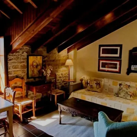 La Casa De - Estudios Y Boutique Tanes