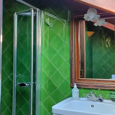 La Casa De - Estudios Y Boutique Tanes
