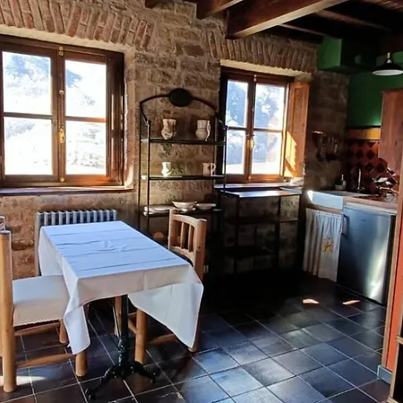 La Casa De - Estudios Y Boutique Tanes