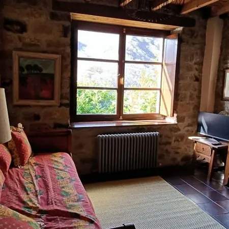 La Casa De - Estudios Y Boutique Tanes